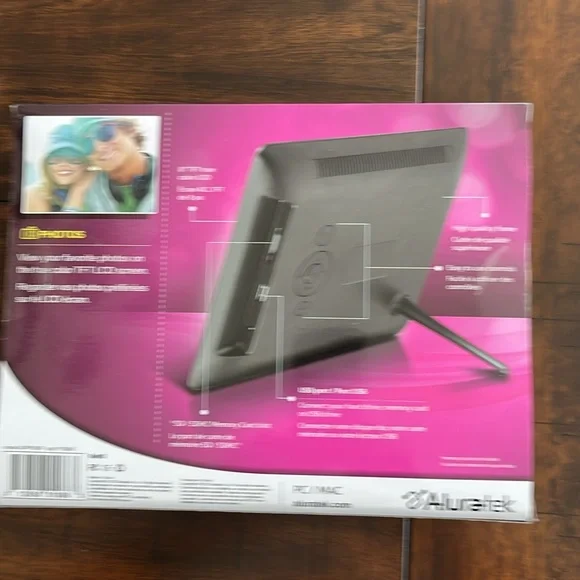 Aluratek 8" Digital Photo Frame - Picture 2 of 4